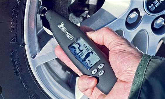 Checking and Maintaining Tire Pressure 